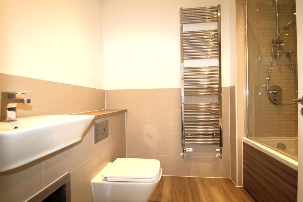 Beaulieu Park - Sleeps 10 - Chelmsford Villa บรูมฟิลด์ ภายนอก รูปภาพ