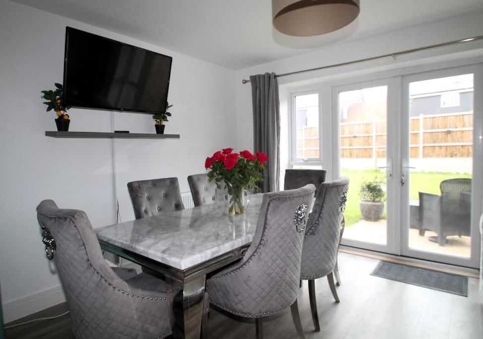 Beaulieu Park - Sleeps 10 - Chelmsford Villa บรูมฟิลด์ ภายนอก รูปภาพ